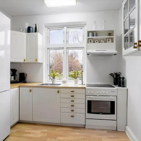 Ae303-aeroskobing-sygehusvejen-3 * Ærøskøbing